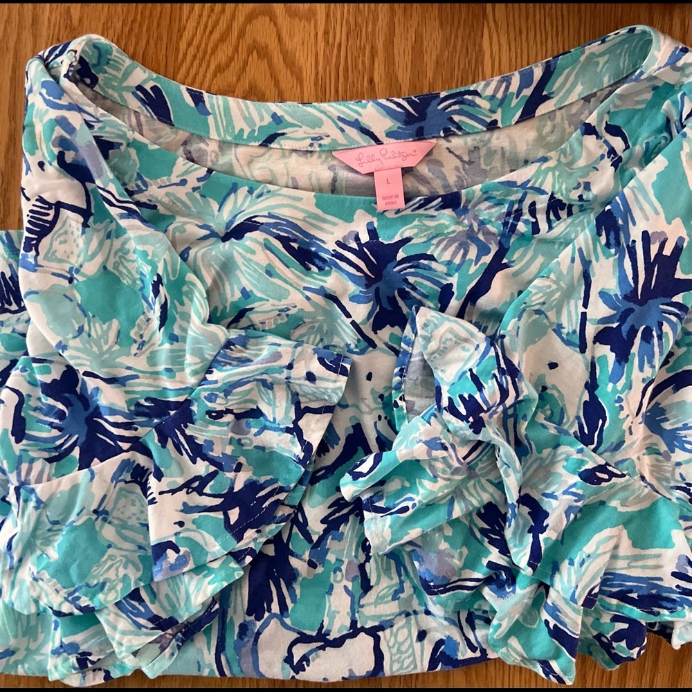 Gorgeous!  Lilly Pulitzer top.  Size L.